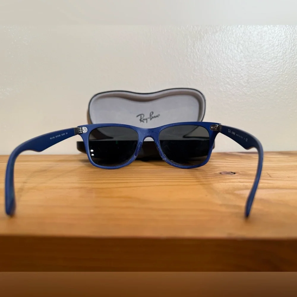 Ray Ban RB4195 6015/8G WAYFARER LITEFORCE Italy FRAME - Picture 8 of 13